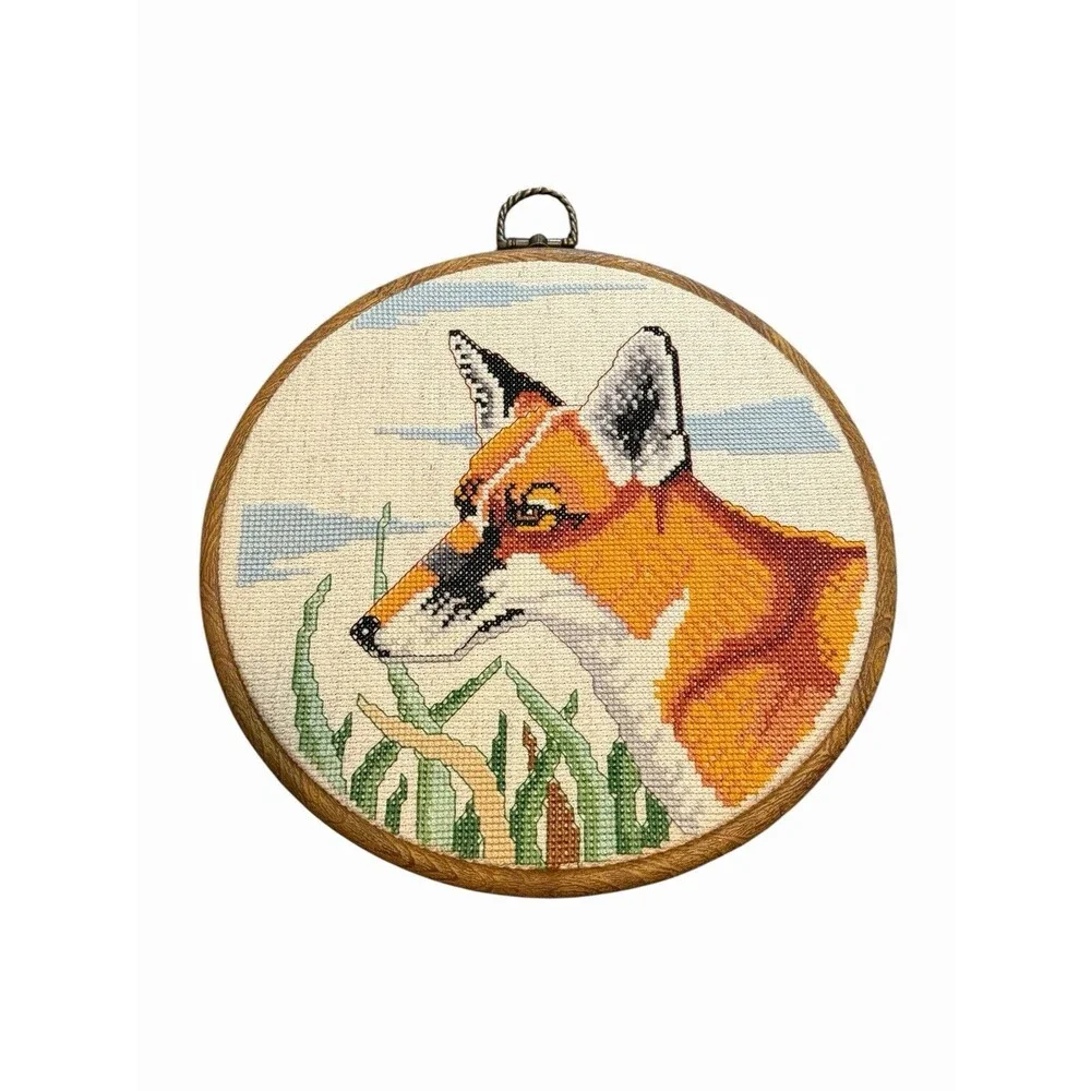 Vtg Completed Framed Red Fox Cross Stich Wall Hanging Handmade 1986 8.5” Round